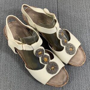 Natural Soul Tristin Wedge Sandal Womens Size 9 M Ivory Faux Leather T-Strap